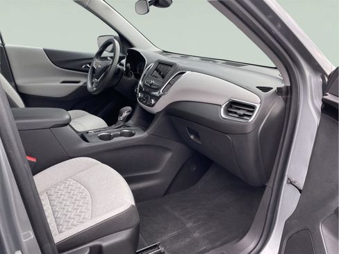 Used 2023 Chevrolet Equinox LS FWD image 19