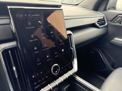 Certified 2024 GMC Acadia Elevation w/ Luxury Package image 33