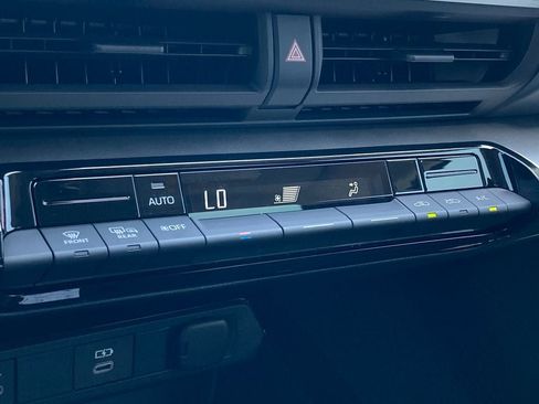 New 2026 Toyota Prius LE FWD image 22
