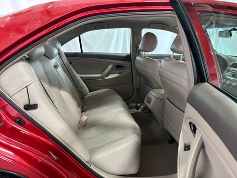 Used 2010 Toyota Camry XLE image 14