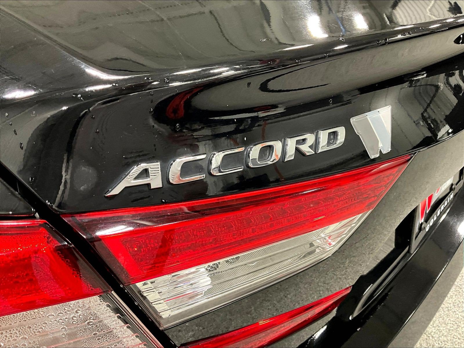 Used 2018 Honda Accord EX image 24