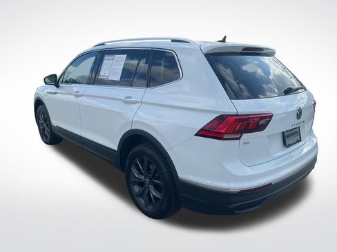 Used 2022 Volkswagen Tiguan SE image 3