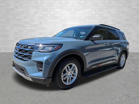 Used 2025 Ford Explorer Active image 5