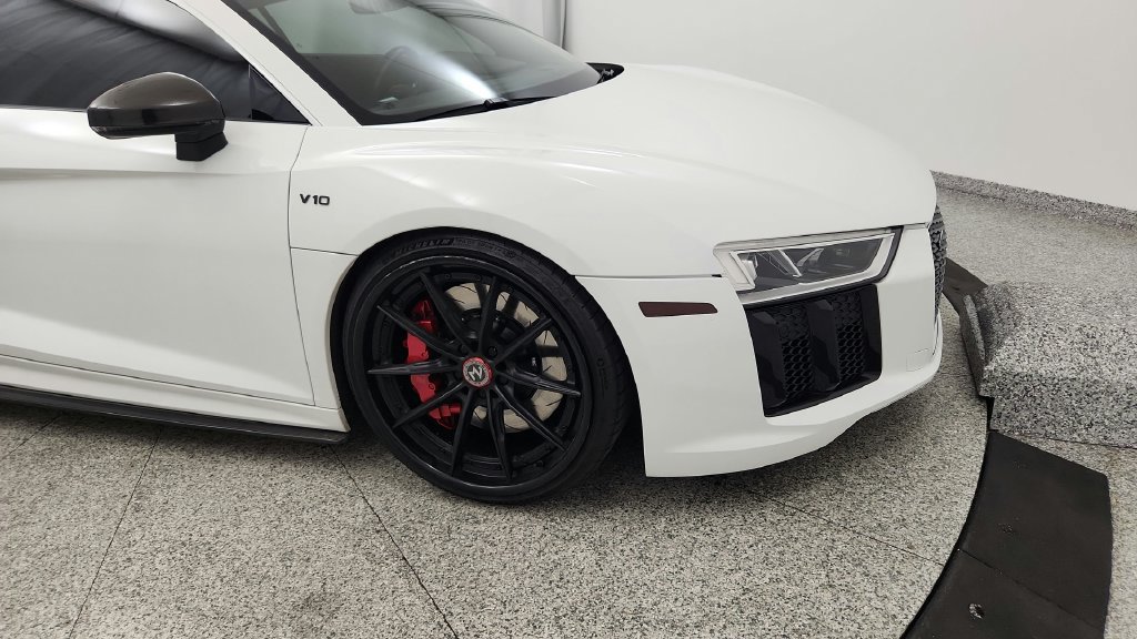 Used 2017 Audi R8 V10 w/ Carbon Exterior Package AWD/4WD image 69
