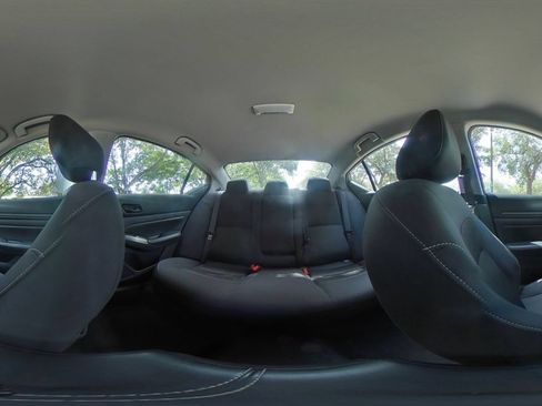 Used 2025 Nissan Altima 2.5 SV FWD image 42