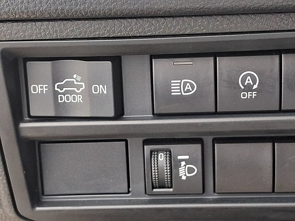 Used 2022 Toyota Tundra SR5 w/ SR5 Convenience Package AWD/4WD image 23