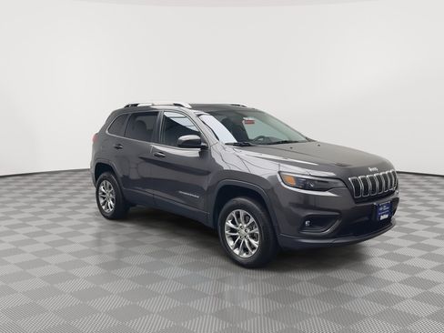 Used 2019 Jeep Cherokee Latitude Plus w/ Cold Weather Group image 32