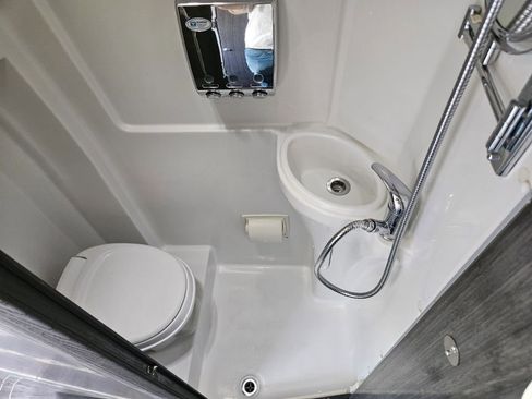 Used 2014 Mercedes-Benz Sprinter 3500 image 42