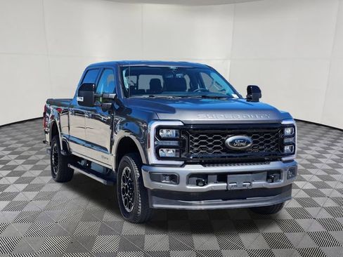 Used 2025 Ford F250 Lariat w/ Lariat Ultimate Package image 2