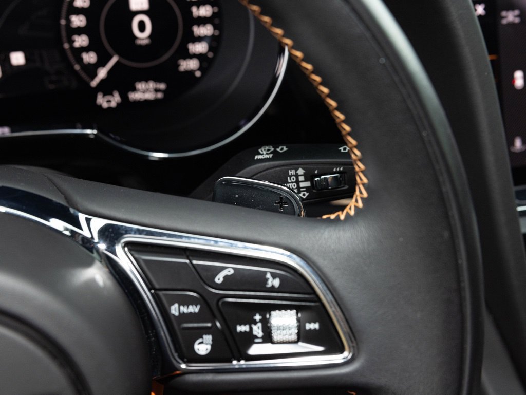 Used 2024 Bentley Bentayga Extended Wheelbase AWD/4WD image 37