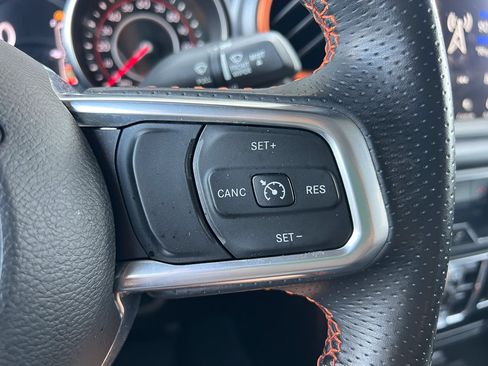 Used 2022 Jeep Gladiator Mojave AWD/4WD image 18