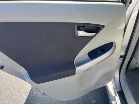 Used 2010 Toyota Prius Five image 12