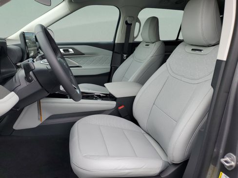 New 2026 Ford Explorer Platinum w/ LUX Leather Package AWD/4WD image 31