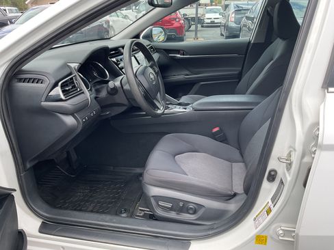 Used 2019 Toyota Camry LE w/ Fleet Convenience Package FWD image 10