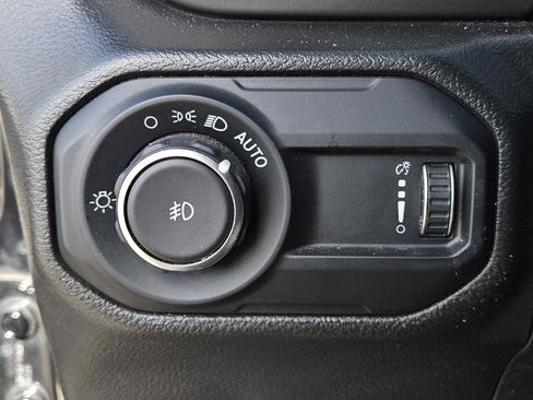 Used 2023 Jeep Wrangler Unlimited Sport AWD/4WD image 16
