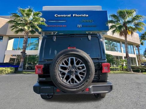 Certified 2024 Jeep Wrangler Unlimited Sahara w/ Technology Group image 6