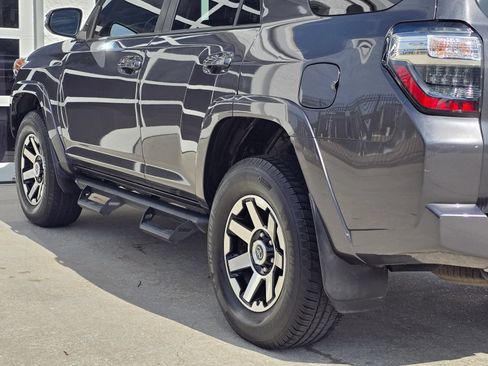 Used 2020 Toyota 4Runner TRD Off-Road Premium AWD/4WD image 37