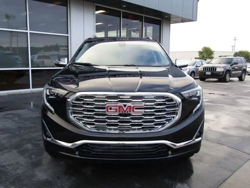Used 2018 GMC Terrain Denali w/ Comfort Package image 2