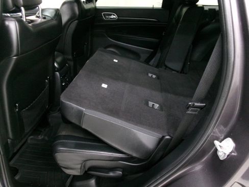 Used 2018 Jeep Grand Cherokee Altitude image 25