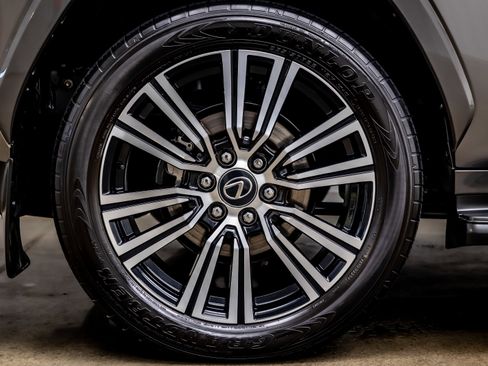 Used 2024 Lexus LX 600 4WD w/ Appearance Package image 36