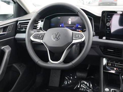 New 2025 Volkswagen Jetta SE image 23