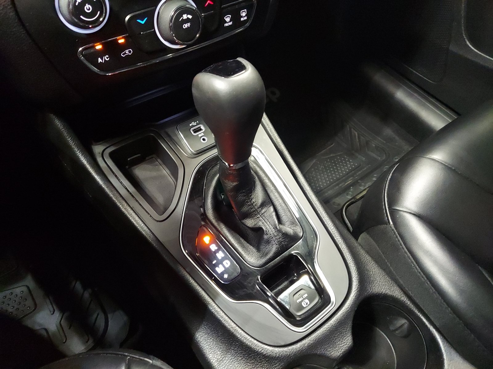 Used 2020 Jeep Cherokee Latitude Plus FWD image 22