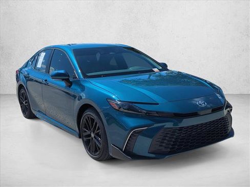 Certified 2026 Toyota Camry SE FWD image 3
