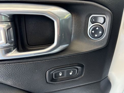 Used 2021 Jeep Wrangler Unlimited Rubicon w/ Trailer Tow Package image 12