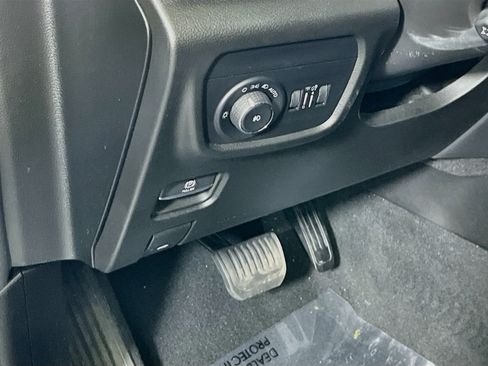 Used 2023 Jeep Grand Cherokee Overland AWD/4WD image 10