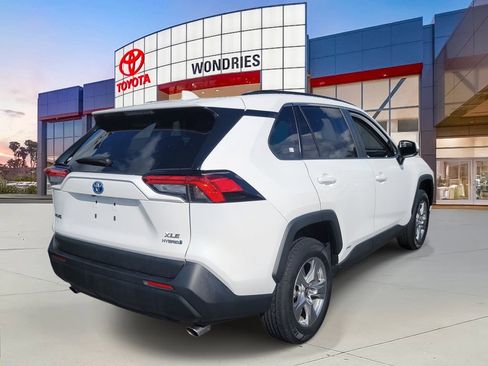 Used 2024 Toyota RAV4 XLE image 4