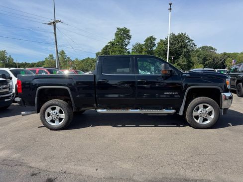 Used 2017 GMC Sierra 2500 SLE w/ SLE Preferred Package AWD/4WD image 6