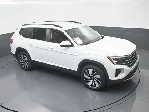 Used 2024 Volkswagen Atlas SE FWD image 57