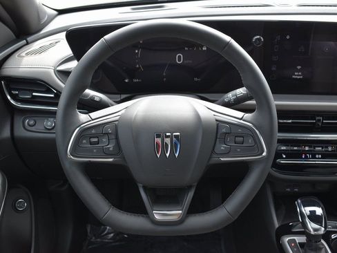 New 2025 Buick Envista Avenir image 17