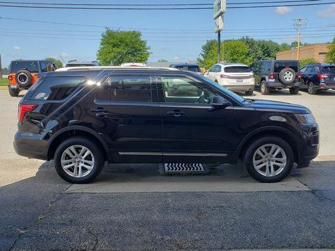 Used 2019 Ford Explorer XLT w/ Equipment Group 202A AWD/4WD image 7
