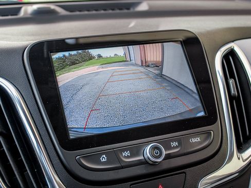 Used 2018 Chevrolet Equinox LT FWD image 34