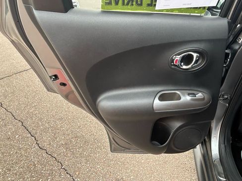 Used 2011 Nissan Juke SV AWD/4WD image 13