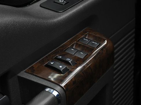 Used 2016 Ford F350 Platinum w/ FX4 Off-Road Package image 22