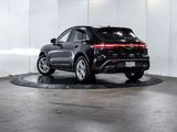 Used 2025 Porsche Macan image 3