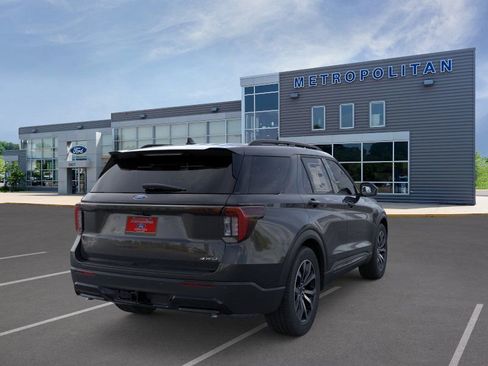 New 2025 Ford Explorer ST-Line image 8