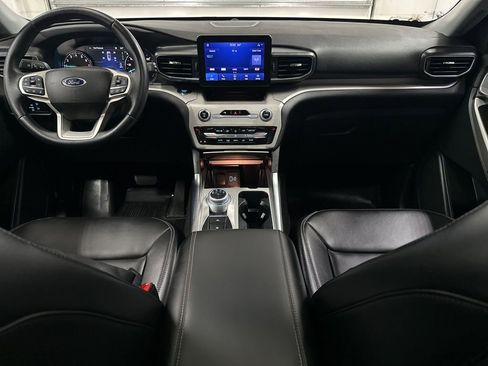 Used 2023 Ford Explorer XLT w/ Equipment Group 202A AWD/4WD image 25