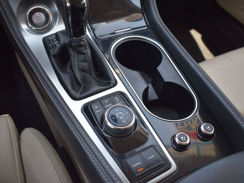Used 2017 Nissan Maxima Platinum w/ Interior Lighting Package FWD image 24