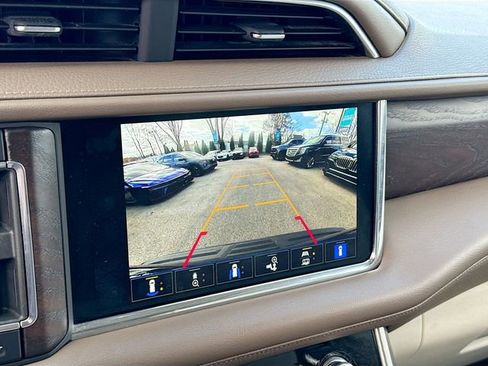 Used 2023 GMC Yukon XL Denali image 15