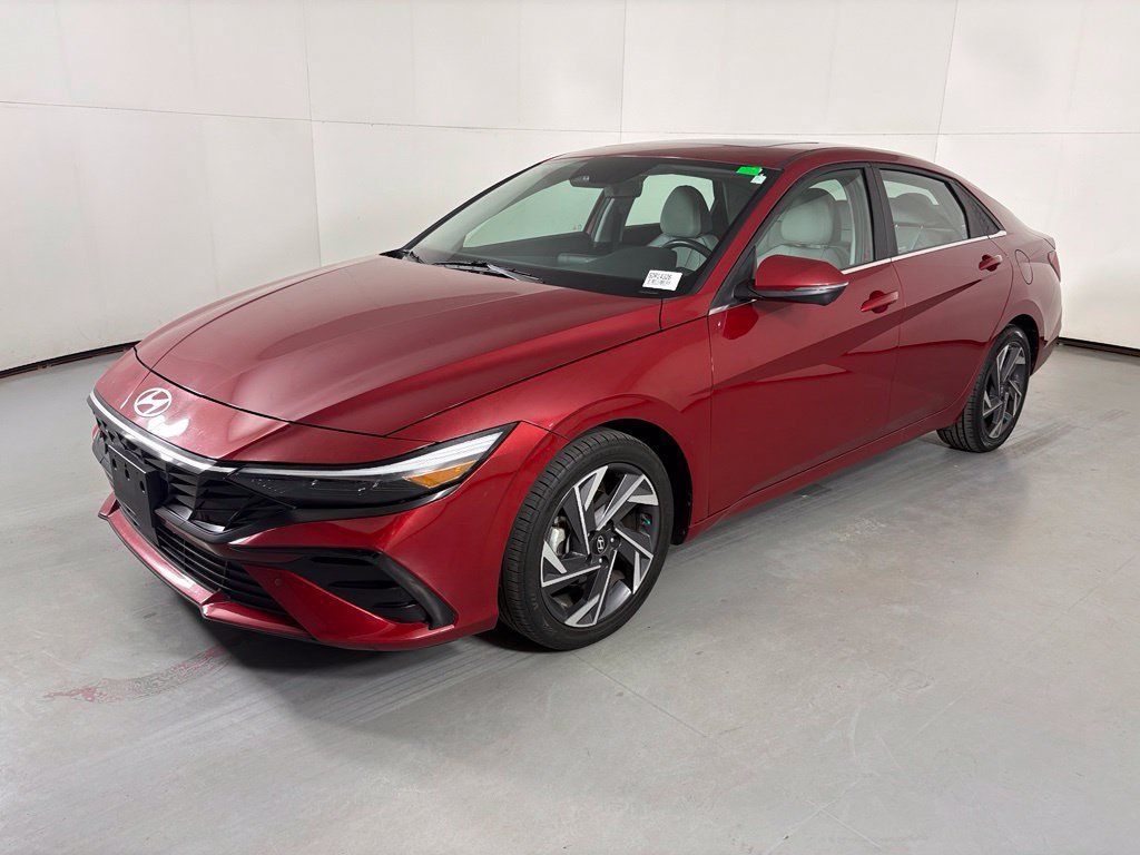 Used 2024 Hyundai Elantra Limited FWD image 4