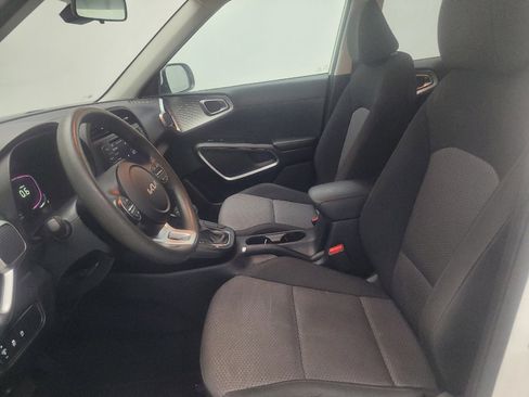 Used 2023 Kia Soul LX w/ Option Group 015 FWD image 17