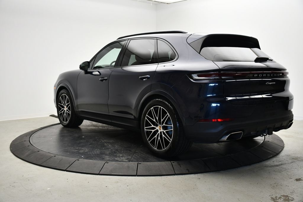 Certified 2025 Porsche Cayenne AWD/4WD image 3
