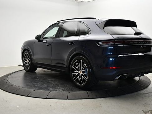 Certified 2025 Porsche Cayenne AWD/4WD image 3