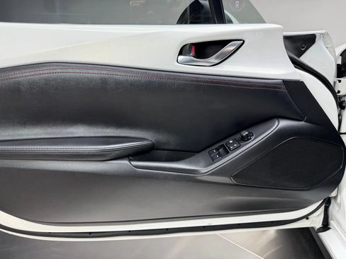 Used 2017 MAZDA MX-5 Miata RF Grand Touring RWD image 19