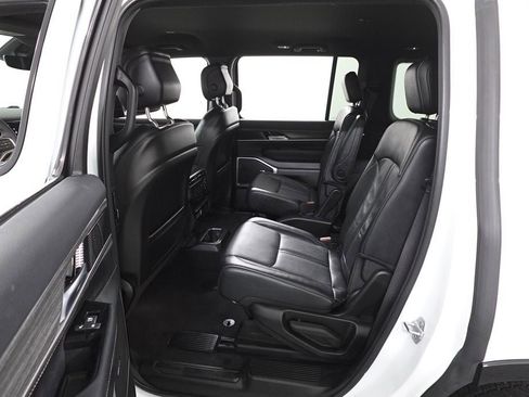 Used 2024 Jeep Wagoneer Series II image 24