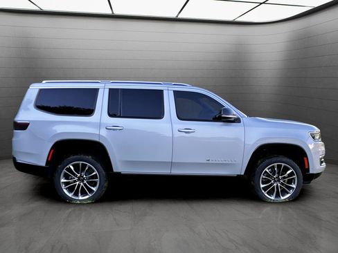 New 2023 Jeep Wagoneer Series III w/ Premium Group I image 7