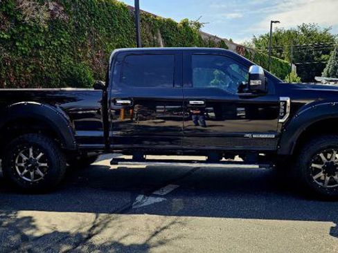 Used 2017 Ford F350 Lariat w/ Chrome Package AWD/4WD image 4